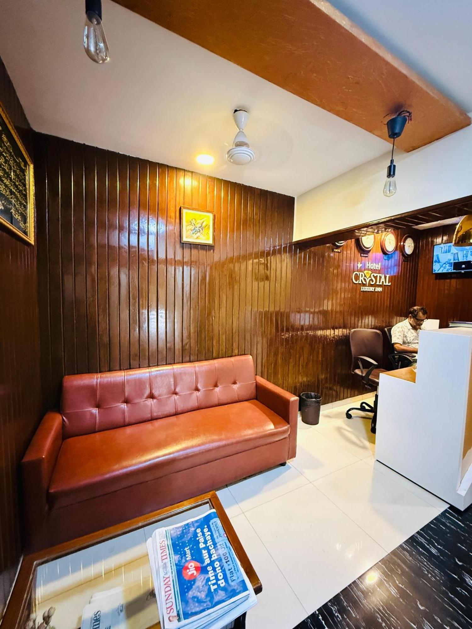 Hotel Crystal Luxury Inn- Bandra Mumbai Exterior foto