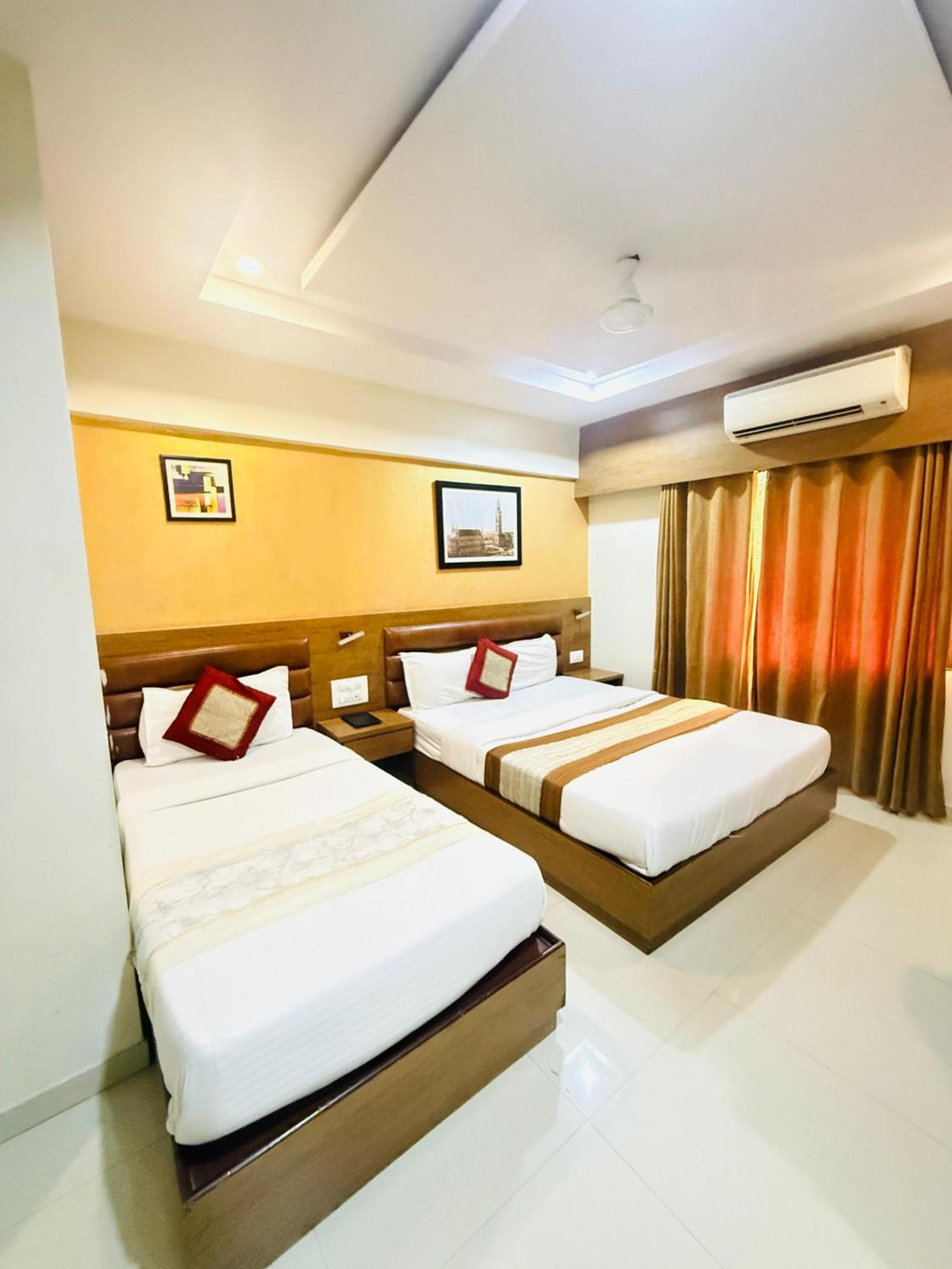 Hotel Crystal Luxury Inn- Bandra Mumbai Exterior foto