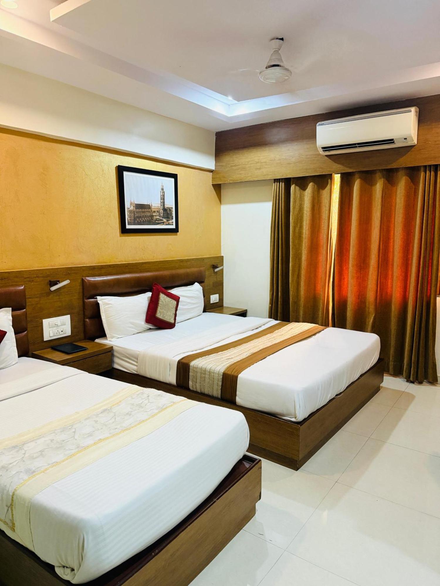 Hotel Crystal Luxury Inn- Bandra Mumbai Exterior foto