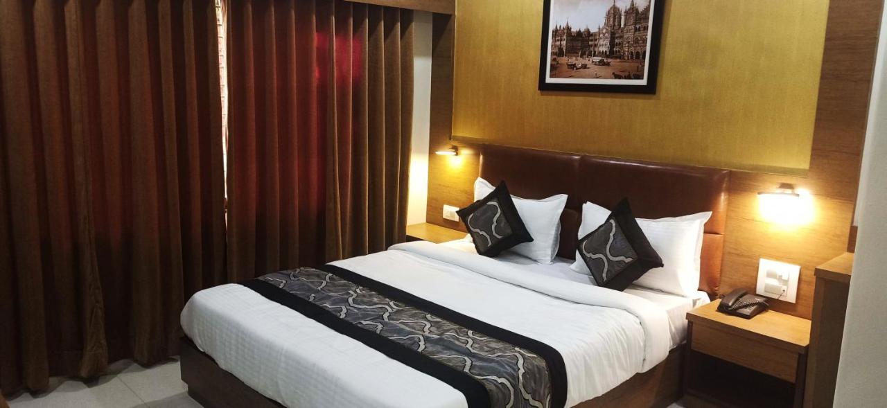 Hotel Crystal Luxury Inn- Bandra Mumbai Exterior foto