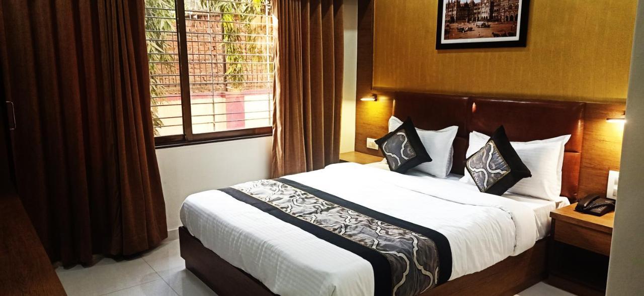 Hotel Crystal Luxury Inn- Bandra Mumbai Exterior foto