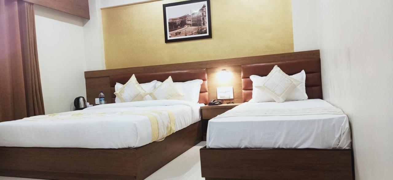 Hotel Crystal Luxury Inn- Bandra Mumbai Exterior foto