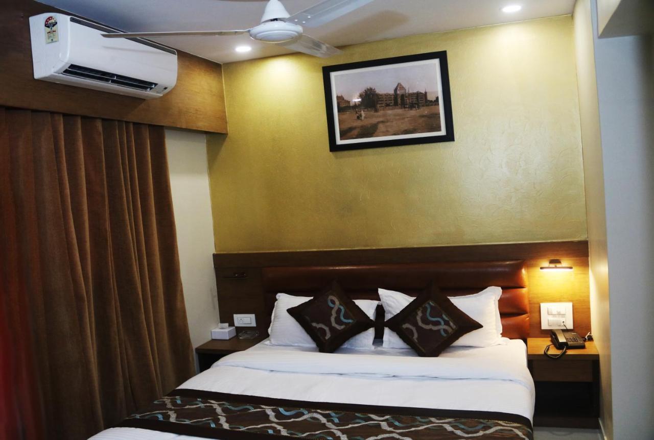 Hotel Crystal Luxury Inn- Bandra Mumbai Exterior foto