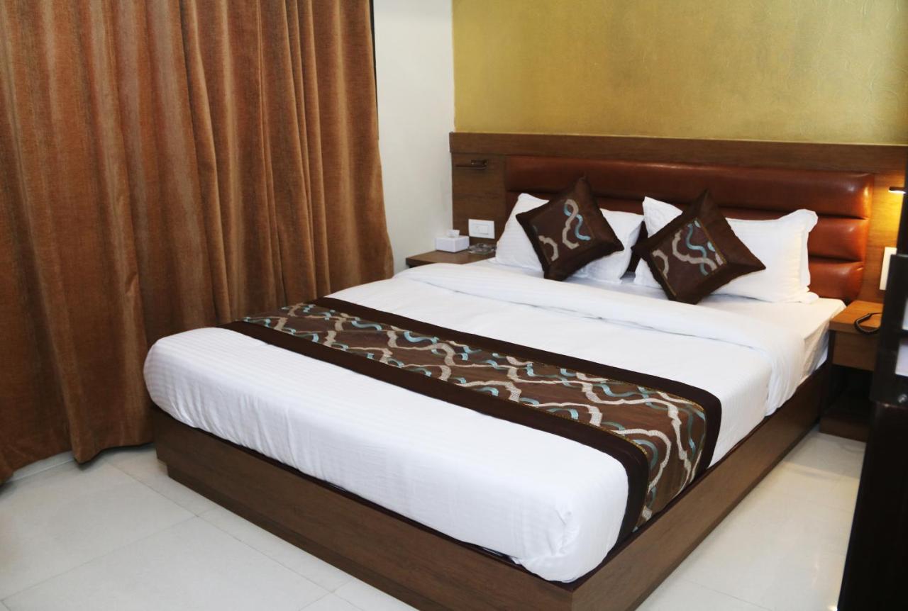 Hotel Crystal Luxury Inn- Bandra Mumbai Exterior foto